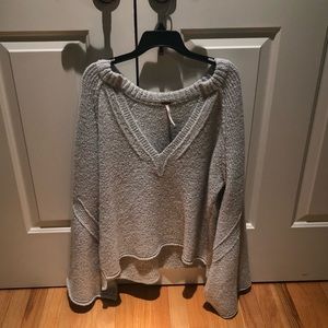 gray v neck bell sleeve sweater